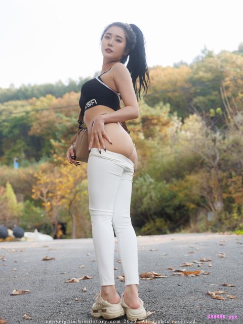 183. Bomi(보미) Vol.36 - Outdoor Exposure - Purpose Of Hiking